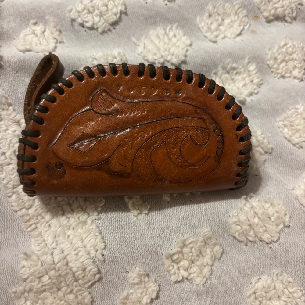 VINTAGE Western Flair Classic Hand Tooled Leather Zip Closure Coin Purse